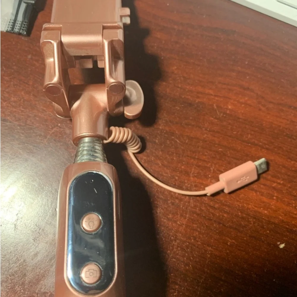 “MOCREO” Pink Selfie Stick. Open 33” Long Bluetooth Selfie Stick